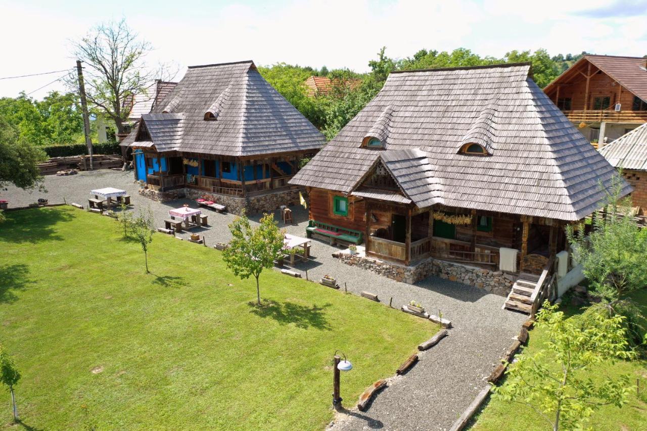 Iz De Maramures Rural Hotel (Adults Only) Dióshalom Kültér fotó