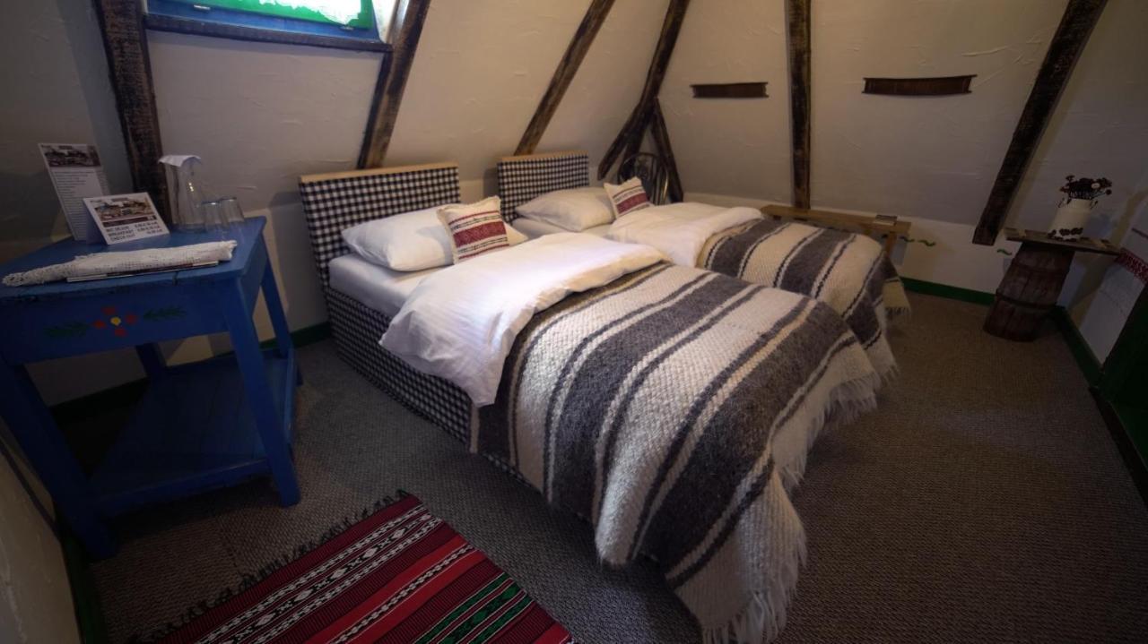 Iz De Maramures Rural Hotel (Adults Only) Dióshalom Kültér fotó