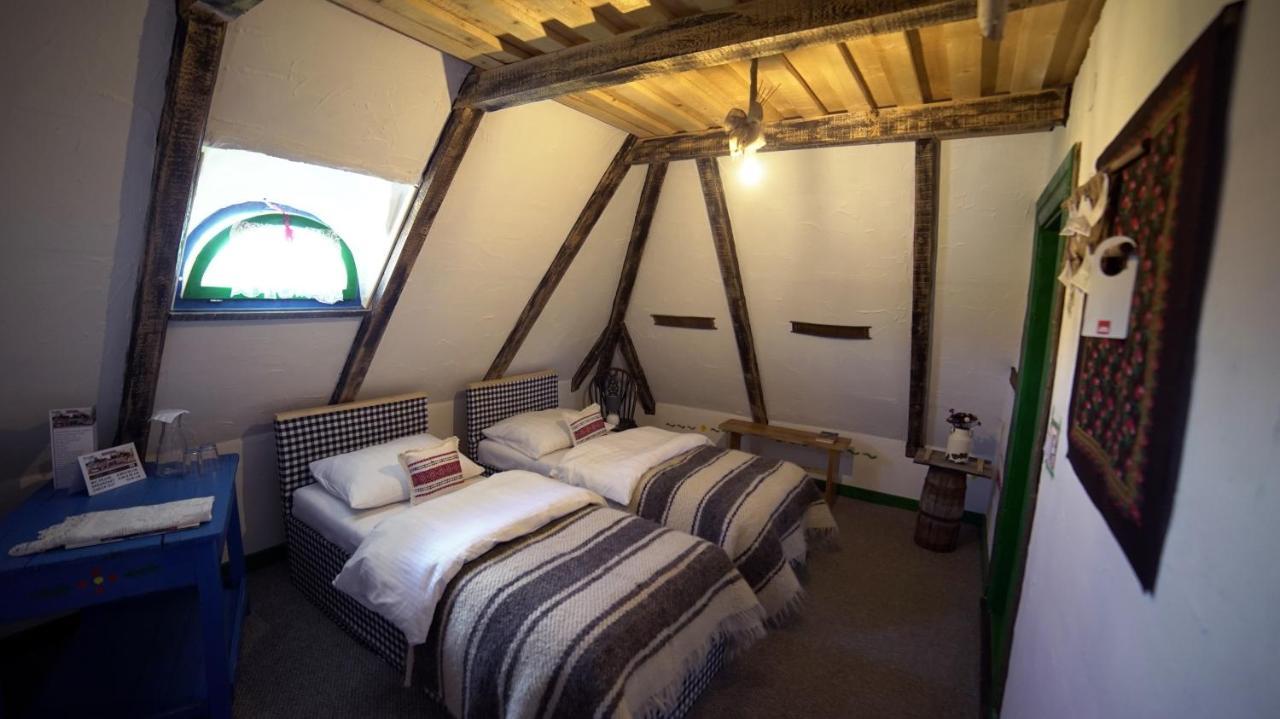 Iz De Maramures Rural Hotel (Adults Only) Dióshalom Kültér fotó