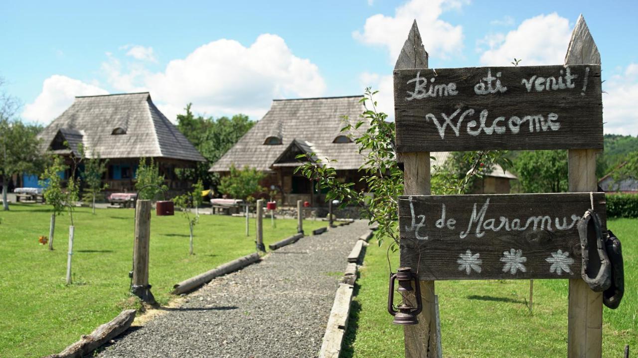 Iz De Maramures Rural Hotel (Adults Only) Dióshalom Kültér fotó