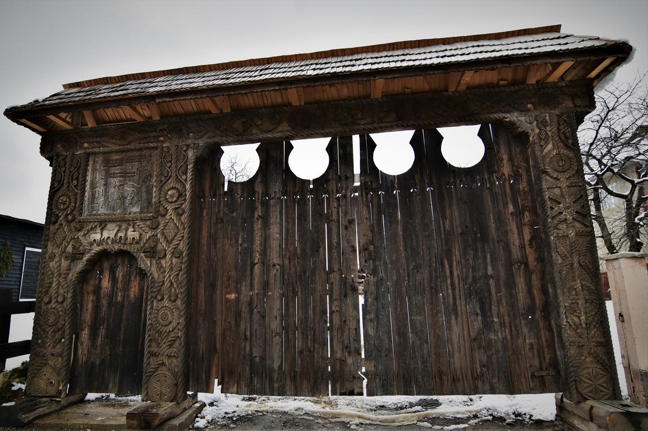 Iz De Maramures Rural Hotel (Adults Only) Dióshalom Kültér fotó